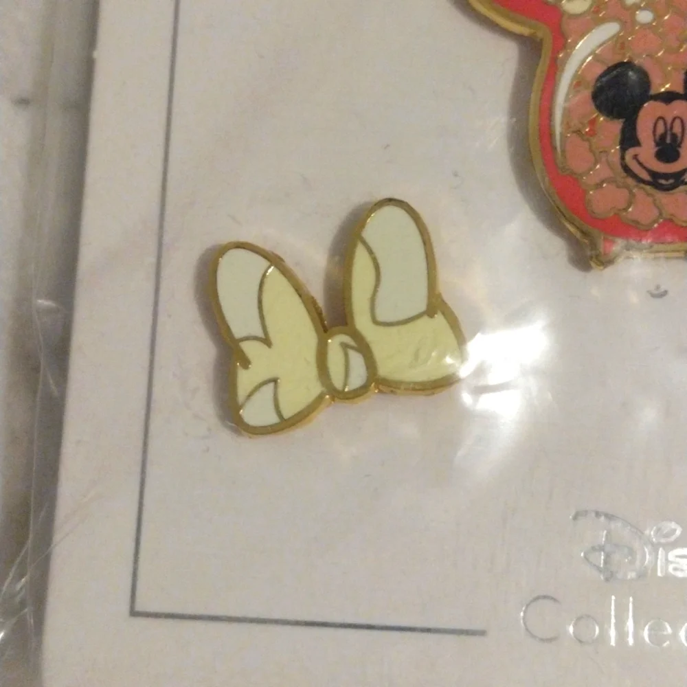 Disney Collection Pins - Picture 3 of 7